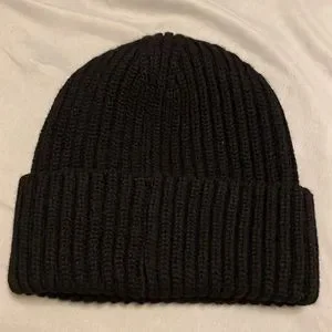 Authentic Chanel cashmere Sequins and Beads logo patch beanie Chanel Cashmere Beaded Sequin Logo Beanie Hat Black 1801437  main image 4